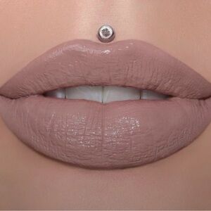 ✨NIB✨Jeffree Star ~ Naked In The Dark
Supreme Gloss, Authentic